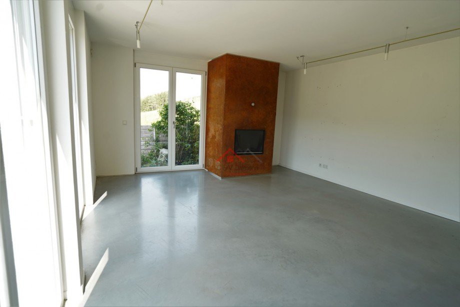 Wohnbereich mit Wasserf�hrenden Kamin Einfamilienhaus Tuttlingen / E�lingen
