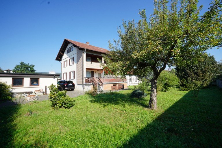 S�dansicht Geb�ude Tuttlingen Haus Ihre Gelegenheit - Gro�es Gewerbeareal mit Wohnhaus und vier Garagen in bester Lage von Tuttlingen!