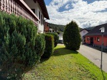 Vorgarten Zuhause mit Zukunft - gro�z�giges Zweifamilienhaus mit Einliegerwohnung