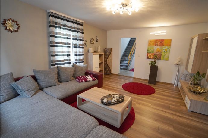 Wohnzimmer mit Blick zur Diele.jpg Mehrfamilienhaus Tuttlingen
