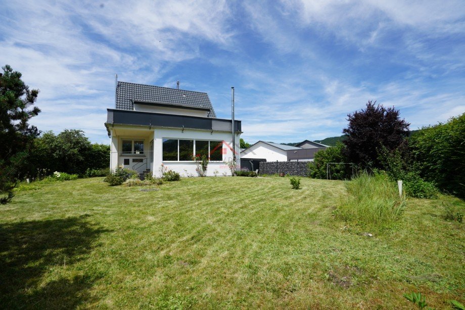 Au�enansicht Haus S�den vom Garten Einfamilienhaus M�hlheim an der Donau