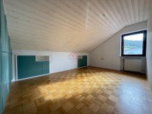 Wohnung Dachgeschoss - Schlafzimmer Zuhause mit Zukunft - gro�z�giges Zweifamilienhaus mit Einliegerwohnung