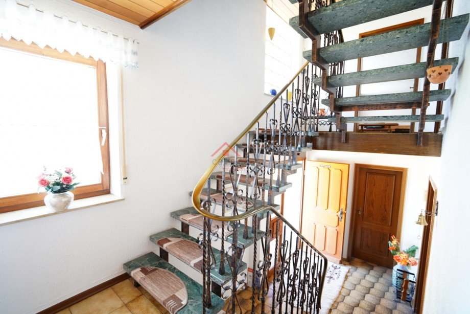Treppenhaus Doppelhaush�lfte Neuhausen ob Eck / Oberschwandorf