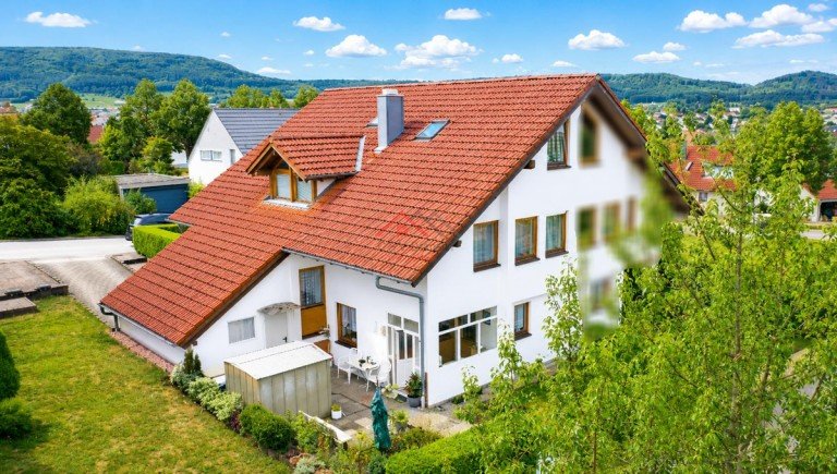 Au�enansicht Haus 2 Spaichingen Doppelhaush�lfte Gepflegte Doppelhaush�lfte mit Weitblick - ein Zuhause f�r die ganze Familie