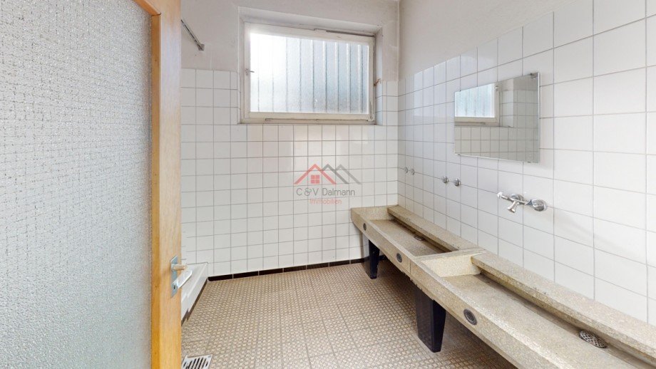 Halle 2 Waschraum Halle Tuttlingen