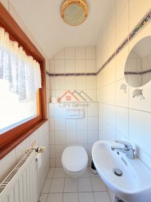 G�ste-WC Obergeschoss Einfamilienhaus in guter Wohnlage - 935 m� Grundst�ck, zwei Garagen, viele M�glichkeiten