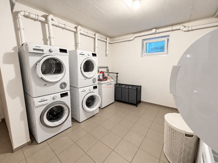 Waschmaschinen und Trockner Stellplatz im Waschraum Penthousewohnung Tuttlingen
