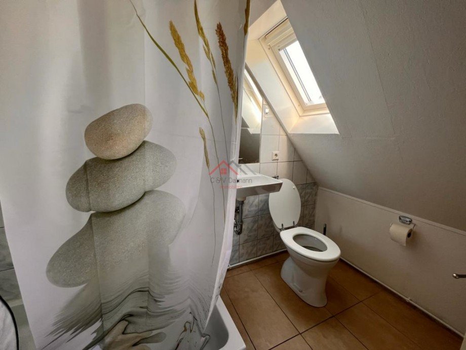 Badezimmer Dachgeschosswohnung Doppelhaush�lfte Trossingen