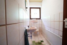 G�ste WC 1 OG Zuhause mit Zukunft - gro�z�giges Zweifamilienhaus mit Einliegerwohnung