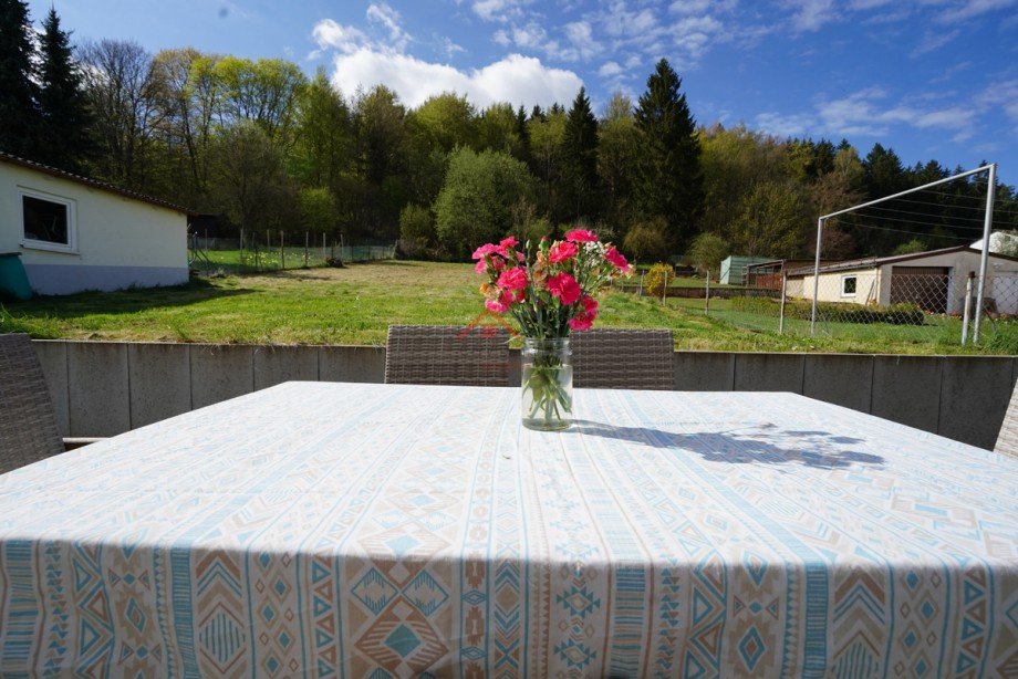 Ansicht von der Terrasse in Garten Zweifamilienhaus Tuttlingen
