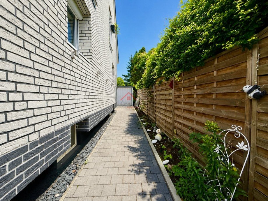 Weg zum Hauseingang Einfamilienhaus Balgheim