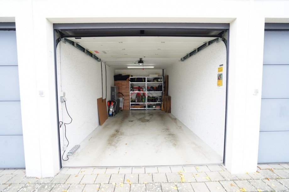 Einzelgarage abschlie�bar mit Strom und Stellplatz davor Penthousewohnung Tuttlingen
