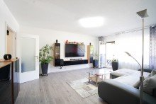 Wohnzimmer Gepflegte 3 1/2 Zimmer Wohnung mit Balkon- Tiefgarage und sch�nem Ausblick!