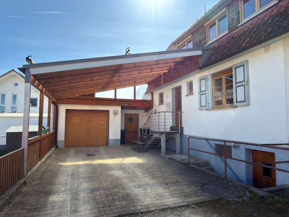 �berdachte Hofeinfahrt Doppelhaush�lfte Talheim