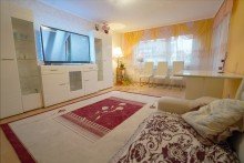 Wohnzimmer Gepflegte 3-Zimmer Eigentumswohnung in zentraler und bevorzugter Wohnlage
