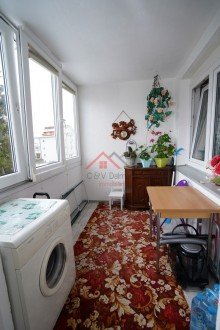 Balkon mit Schiebeelementen Gepflegte 3-Zimmer Eigentumswohnung in zentraler und bevorzugter Wohnlage