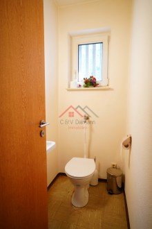 G�ste- WC Sonniges Reihenhaus mit Garage und tollem Garten in bevorzugter Wohnlage von Tuttlingen!