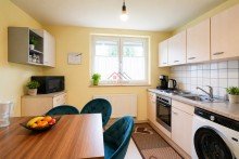 K�che OG  Zwei Wohneinheiten - ideal f�r Familie oder Wohnen & Arbeiten mit gro�er und sonniger S�dterrasse 