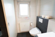 WC PROVISIONSFREI - Wohnen mit Weitblick - modernisierte
5-Zimmer-Wohnung mit Stellplatz, viel Platz und Perspektive