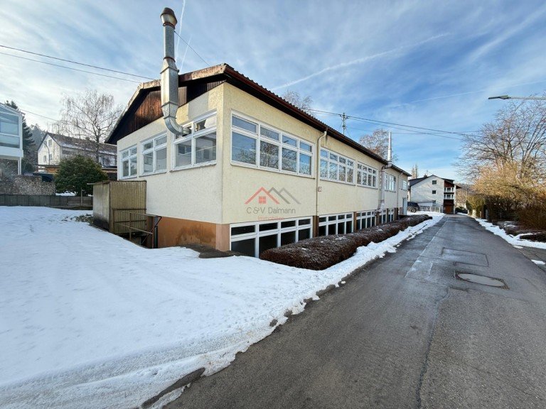 Au�enansicht Tuttlingen Halle Gewerbefl�che mit Entwicklungspotenzial - Raum f�r Produktion, Handwerk und Wachstum