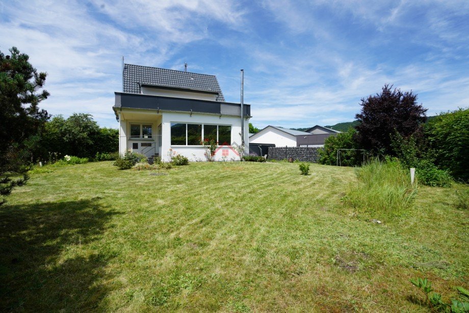 Au�enansicht Haus vom Garten Einfamilienhaus M�hlheim an der Donau
