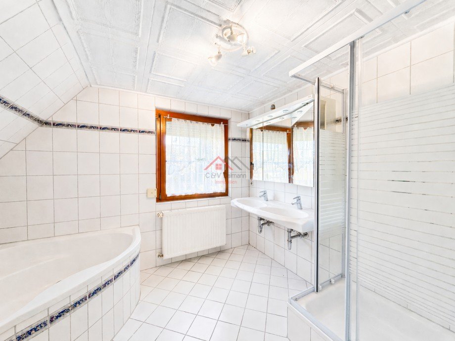 Badezimmer OG Einfamilienhaus Tuttlingen / M�hringen