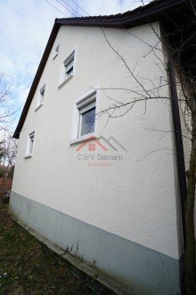 Au�enansicht von der Seite Handwerker aufgepasst! Gro�e Doppelhaush�lfte mit weiterem Ausbaupotential in M�hlhausen-Ehingen