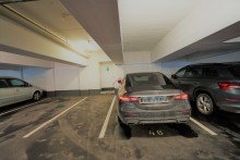 einseitig freier Tiefgaragenstellplatz Attraktive Eigentumswohnung mit Balkon und TG-Stpl. in bevorzugter Wohnlage von Stuttgart- Degerloch
