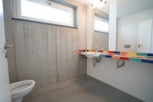 G�ste WC Gro�z�giges und freistehendes Einfamilienhaus mit wundersch�nem und unverbaubarem Talblick!