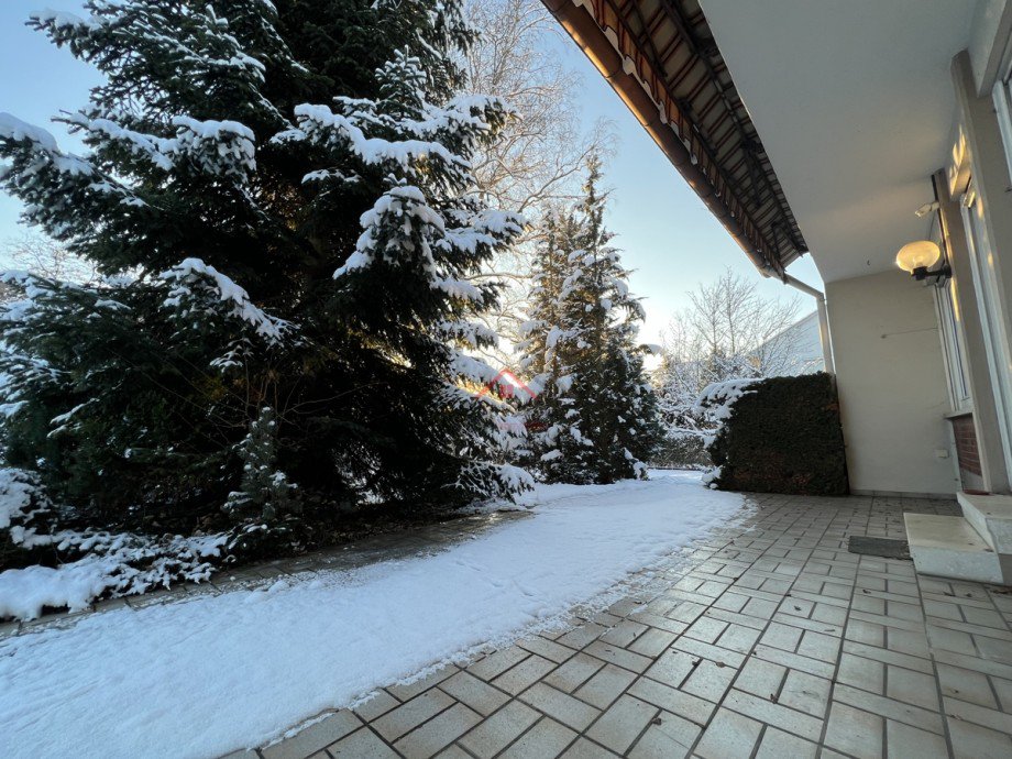 Terrasse mit 32 qm Fl�che (Fliesenbelag) Einfamilienhaus Tuttlingen