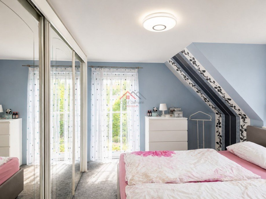 Schlafzimmer OG Einfamilienhaus Balgheim