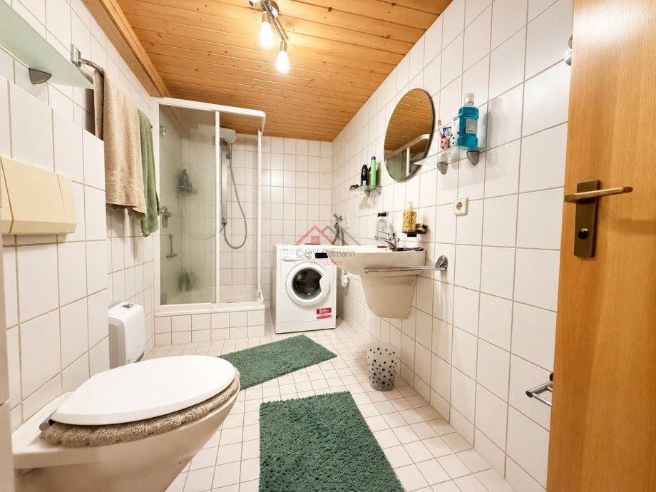 Badezimmer OG Doppelhaus 1 Mehrfamilienhaus Tuttlingen / M�hringen