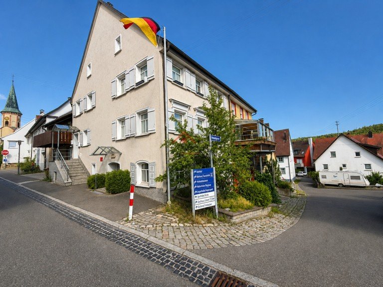 Ansicht Geb�ude Tuttlingen / M�hringen Doppelhaush�lfte Historische Doppelhaush�lfte mit zwei vermieteten Wohneinheiten und zus�tzlichem Entwicklungspotenzial