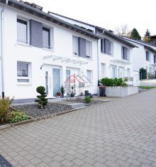 Au�enansicht Exquisites und neuwertiges Reihenhaus mit 
hochwertiger-Ausstattung - Garage + Stellplatz