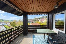 Aussicht Balkon PROVISIONSFREI - Wohnen mit Weitblick - modernisierte
5-Zimmer-Wohnung mit Stellplatz, viel Platz und Perspektive