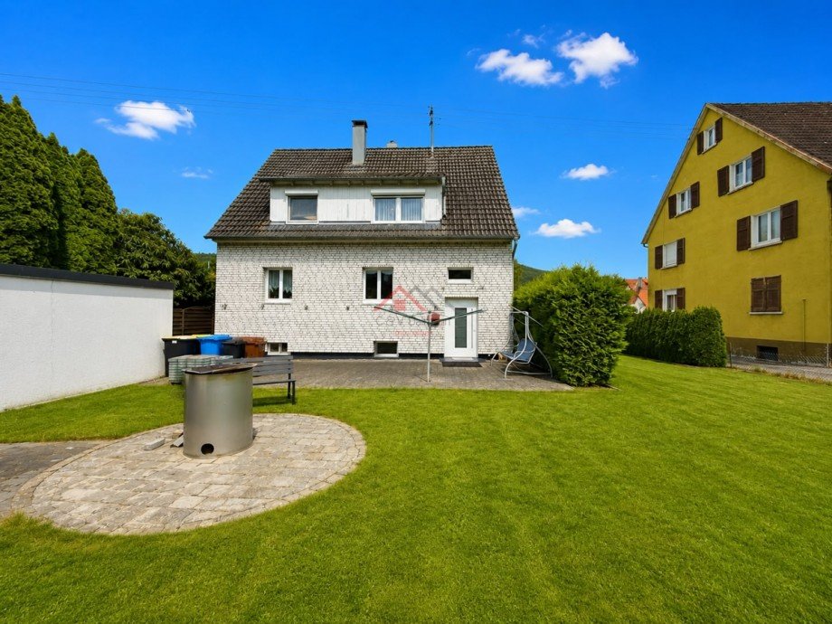 gro�es Grundst�ck mit Grillstelle Einfamilienhaus Balgheim