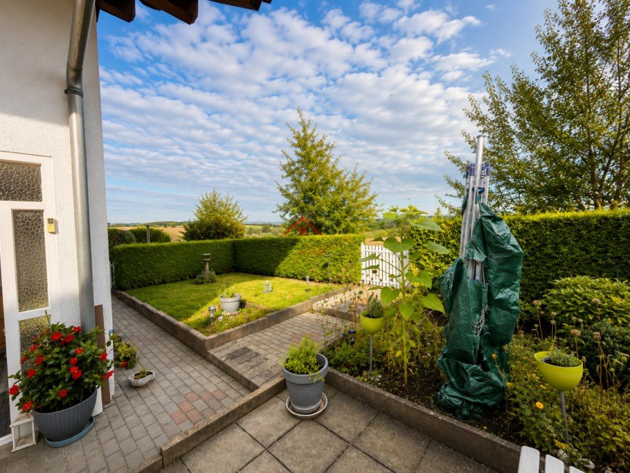 Nordwest-Terrasse Doppelhaush�lfte Spaichingen