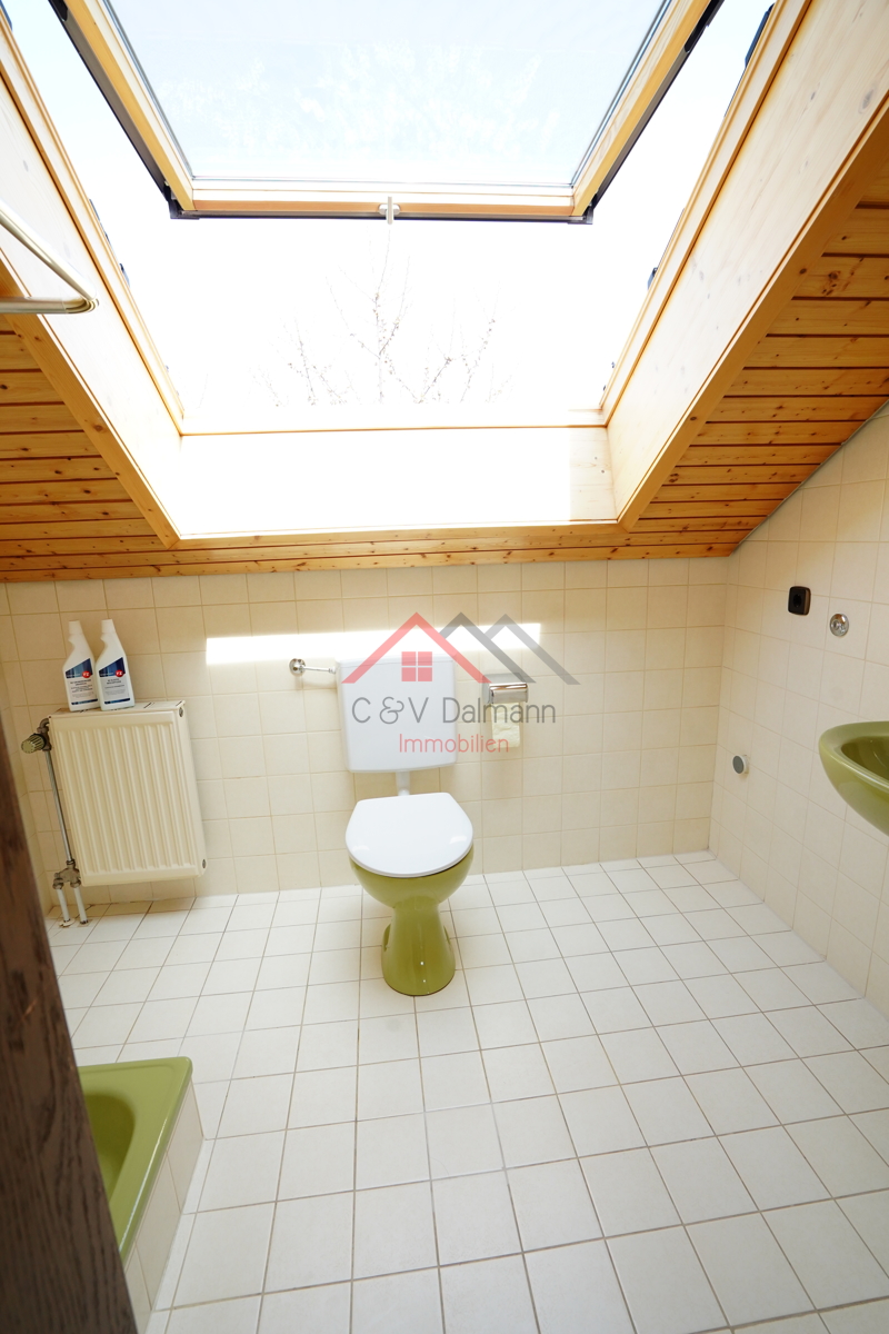 Bad mit Dusche und WC DG Zweifamilienhaus Trossingen