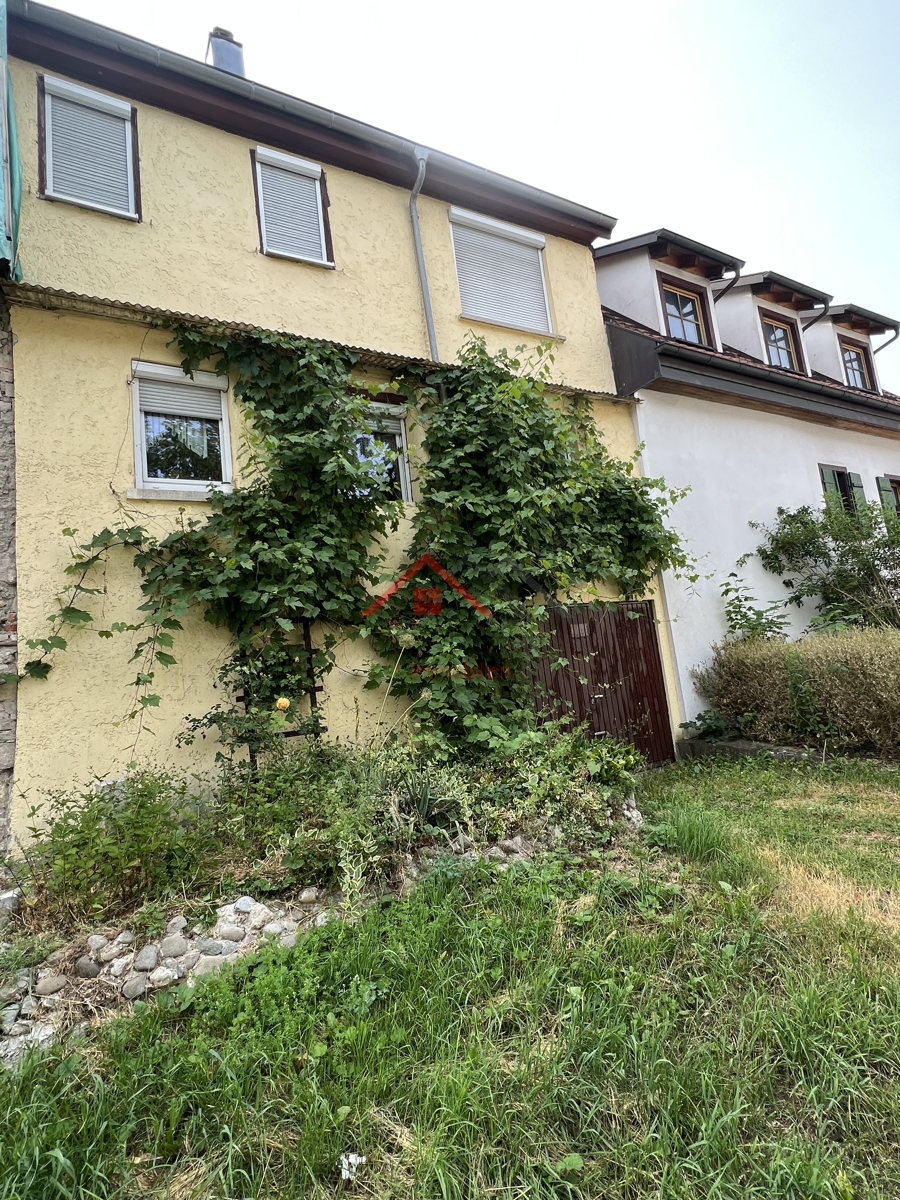 Nordseite Geb�ude Doppelhaush�lfte Fridingen an der Donau