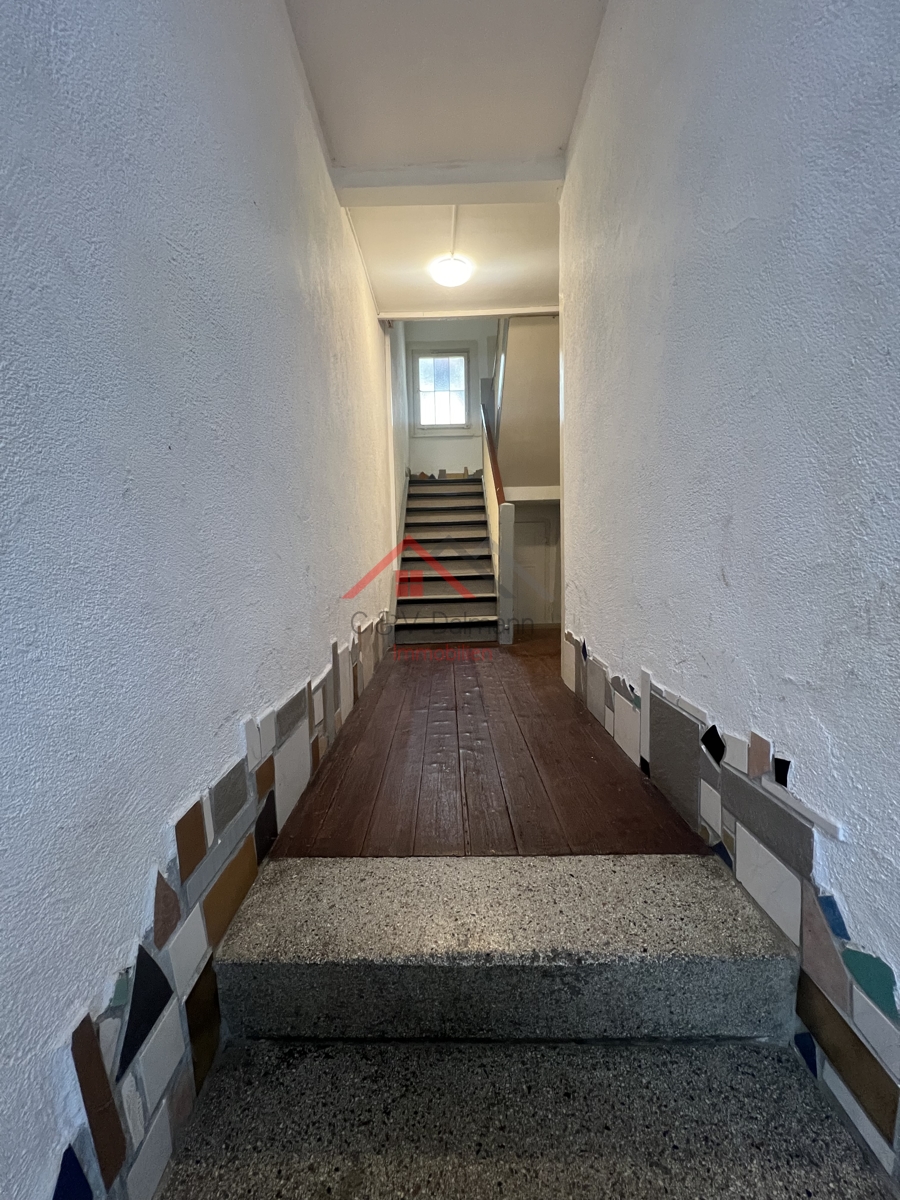 Treppenhaus Doppelhaush�lfte Trossingen