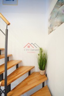 Treppenaufgang Exquisites und neuwertiges Reihenhaus mit 
hochwertiger-Ausstattung - Garage + Stellplatz
