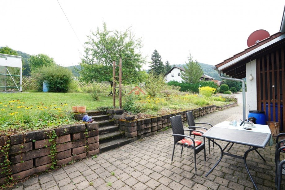 Gartenansicht mit Westterrasse Einfamilienhaus Seitingen-Oberflacht / Oberflacht