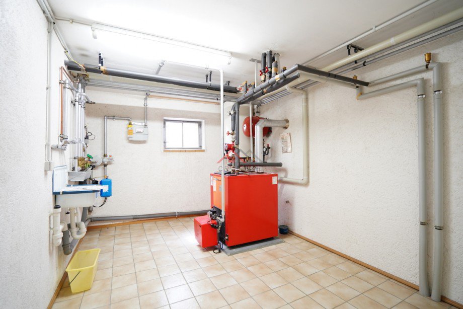 Heizungsraum , Waschk�che Zweifamilienhaus Trossingen
