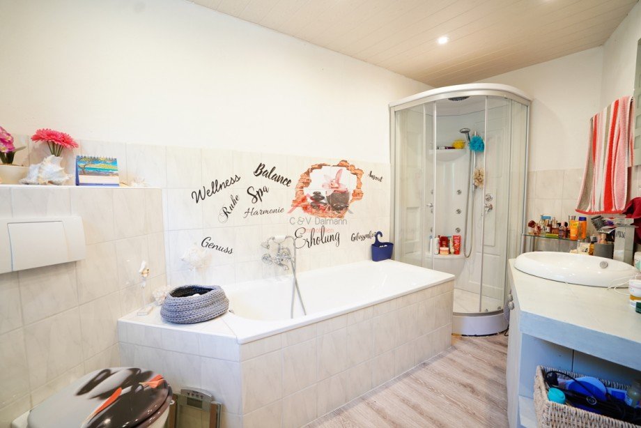 Badezimmer EG Einfamilienhaus Irndorf
