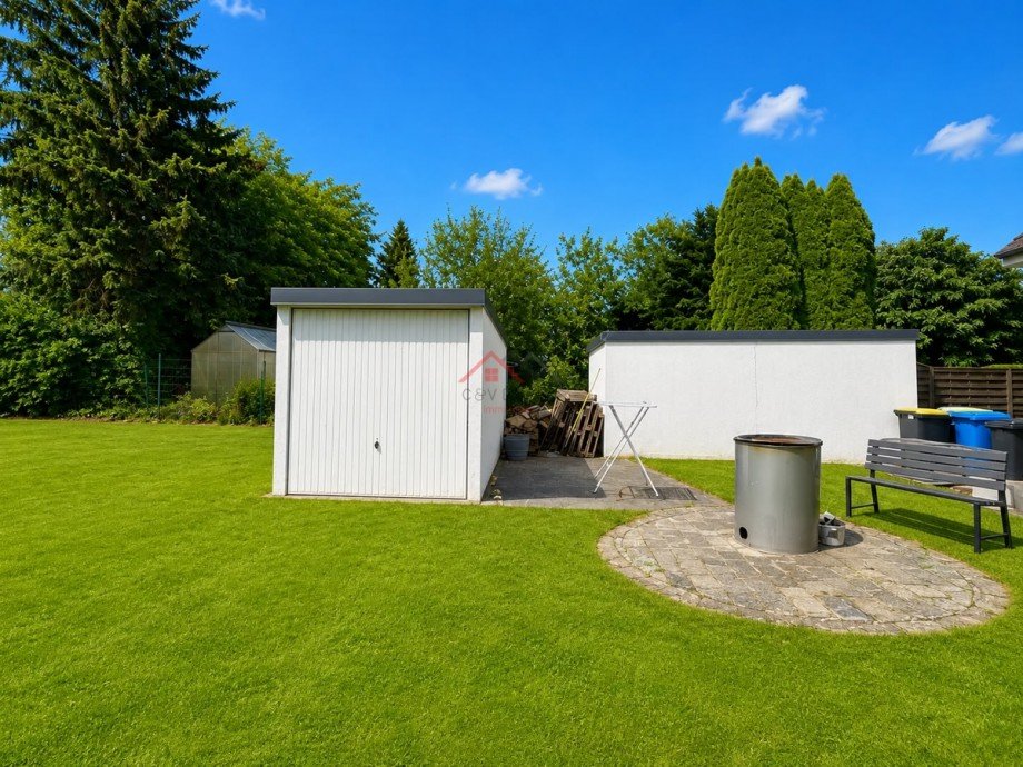 Garage auf dem Grundst�ck Einfamilienhaus Balgheim