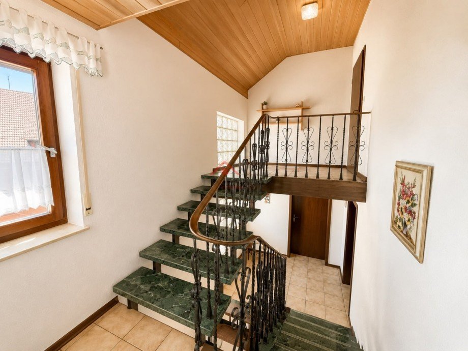 Treppenhaus Doppelhaush�lfte Neuhausen ob Eck / Oberschwandorf