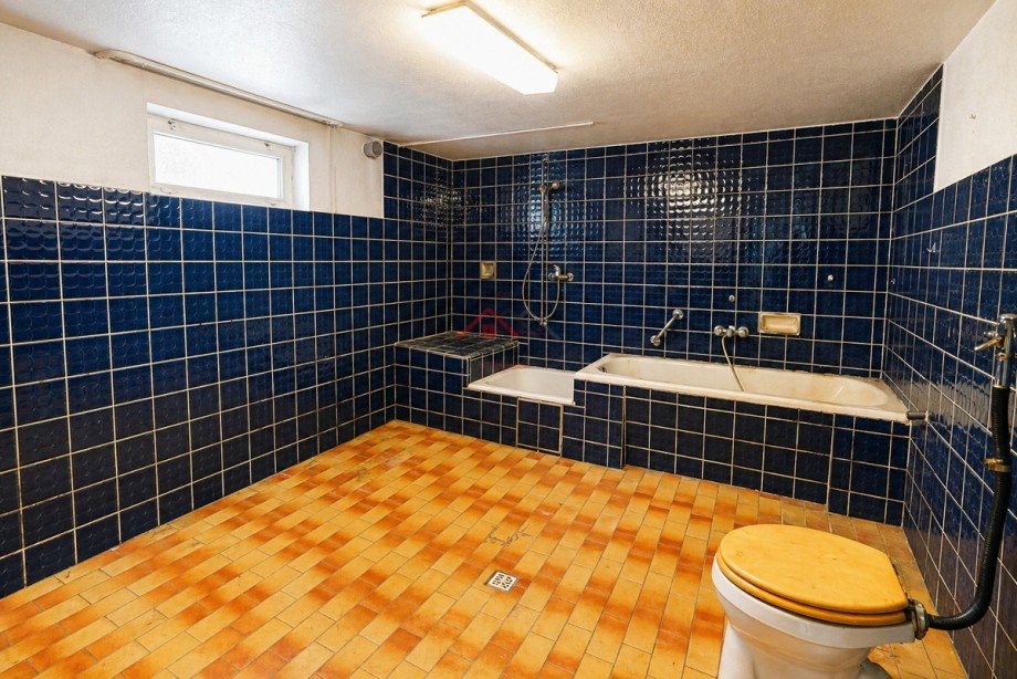 Bad UG Doppelhaush�lfte Talheim